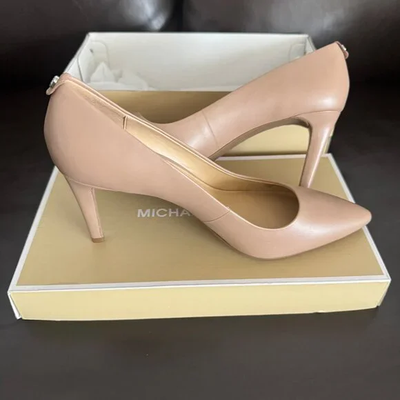 Michael Kors Dorothy flex pump  Leather Pointed-Toe Heels MK Logo Size 6.5M khak - Picture 5 of 11